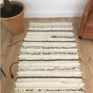 Tapis Marocain Tapis berbère Handira écru blanc lignes noires 173 x 095