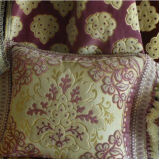 Housse de coussin en velours rose pâle du Maroc