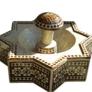 Fontaine marocaine de jardin en zellige