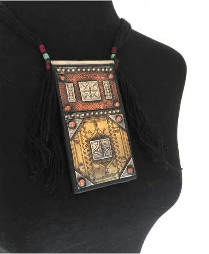 Bijoux Marocain Collier berbère ancien pendentif coloré