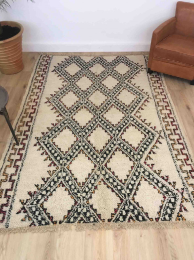 Tapis Marocain Tapis Beni Ouarain motifs losanges 254 x 174