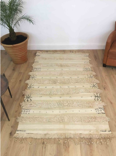 Tapis Marocain Tapis Handira beige et blanc paillettes argentées 204 x 120