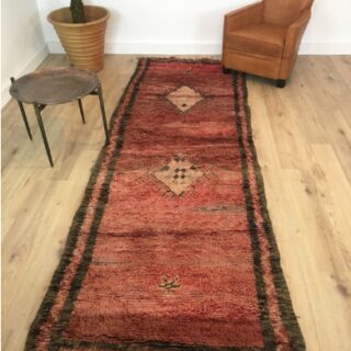 Tapis Marocain Tapis berbère ancien Beni M'Guild laine dense et soyeuse 329 x 110