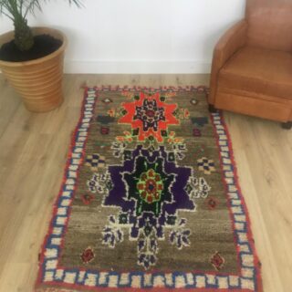 Tapis Marocain Tapis berbère Boujad original aux motifs ethniques et multiples couleurs 182 x 109