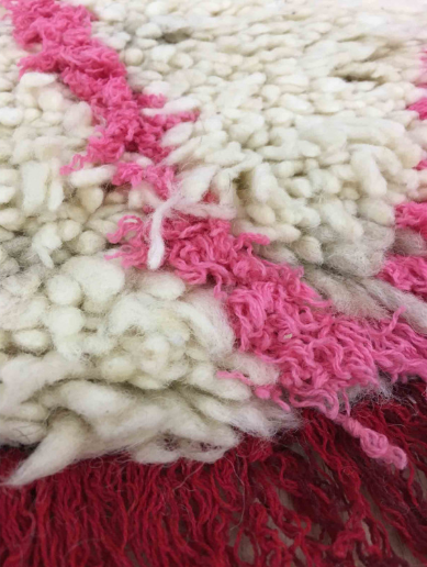Tapis Marocain Tapis berbère Azilal losanges rouges et roses 210 x 095