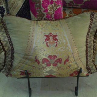 Housse de coussin marocaine beige clair très sobre